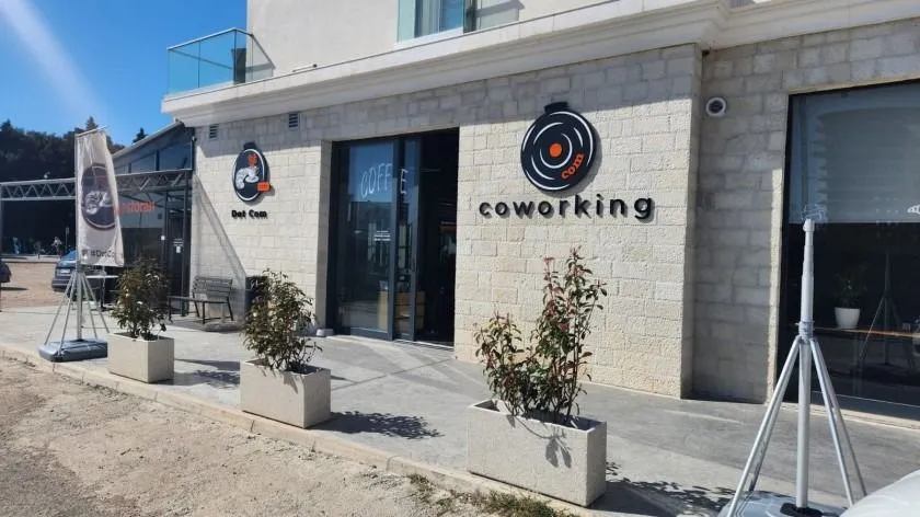 Sale, office space, 260m², Ilino, Bar
