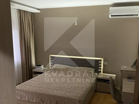 Izdavanje, kuća, 240m², Karaburško Polje, Podgorica - image 5