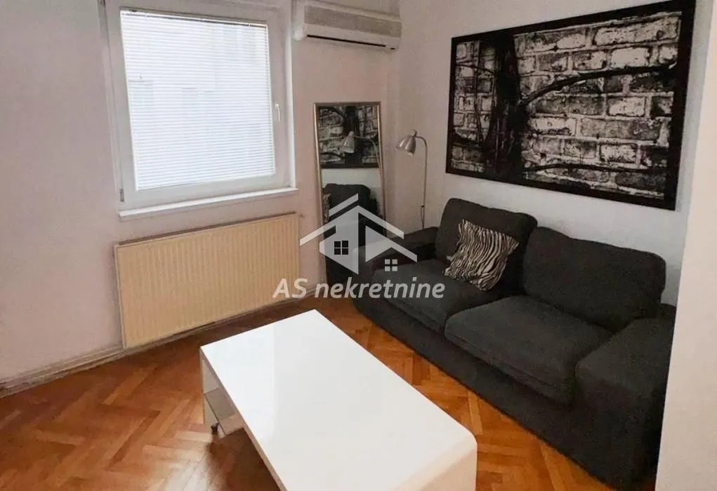 Izdavanje, stan, 50m², Stari Grad, Beograd