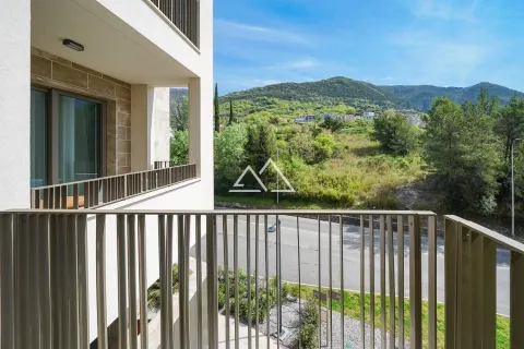 Sale, studio apartment, 43m², Tivat, Crna Gora - image 6