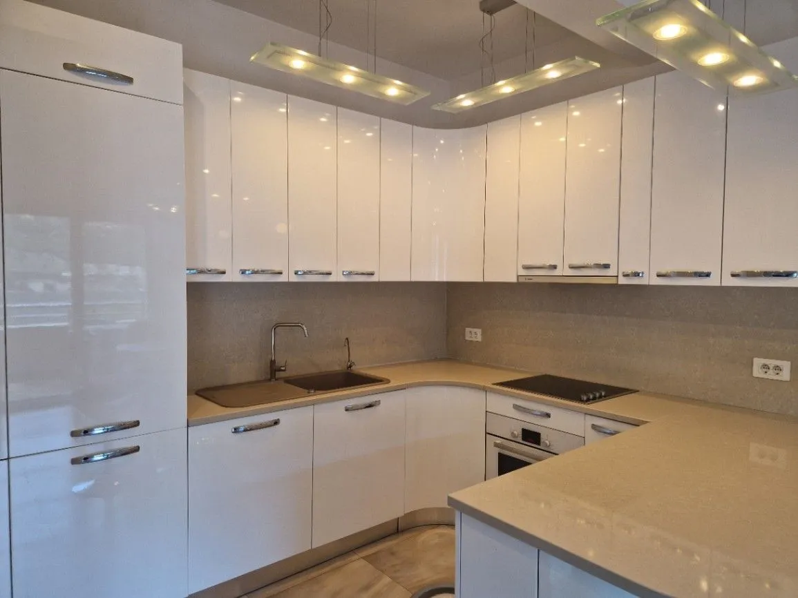 Prodaja, dvosoban stan, 108m², Centar, Kotor