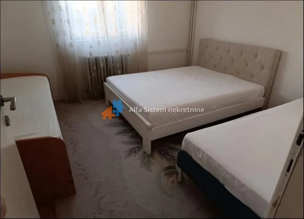 Izdavanje, trosoban stan, 80m², Savski Venac, Beograd
