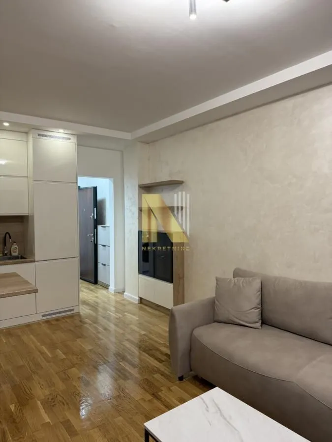Izdavanje, garsonjera, 32m², Bulevar Oslobodjenja, Novi Sad Sve Podlokacije