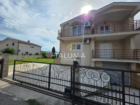 Rent, house, 300m², Gornja Gorica, Podgorica - image 20