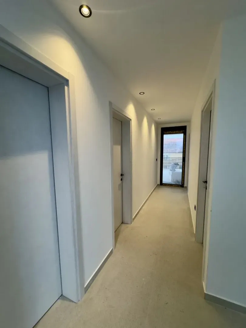 Prodaja, kuća, 225m², Gornja Gorica, Podgorica