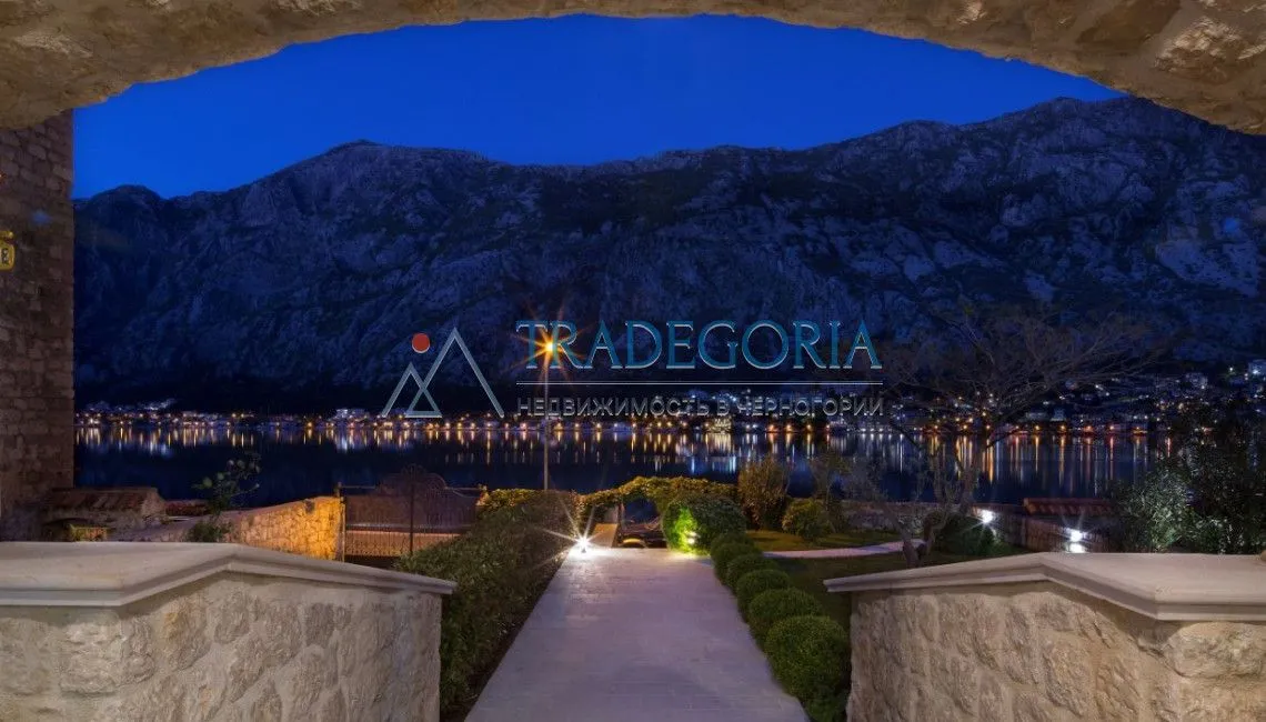 Prodaja, kuća, 497m², Prčanj, Kotor