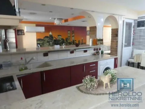 Prodaja, kuća, 380m², Pivara, Jagodina - image 18