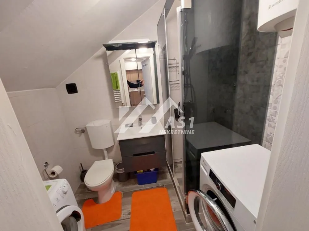 Izdavanje, dvosoban stan, 50m², Rotkvarija, Novi Sad Sve Podlokacije