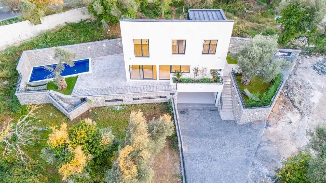 Sale, house, 240m², Kamenovo, Budva