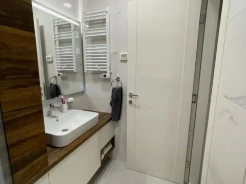 Izdavanje, dvosoban stan, 69m², Central Point, Podgorica - image 2