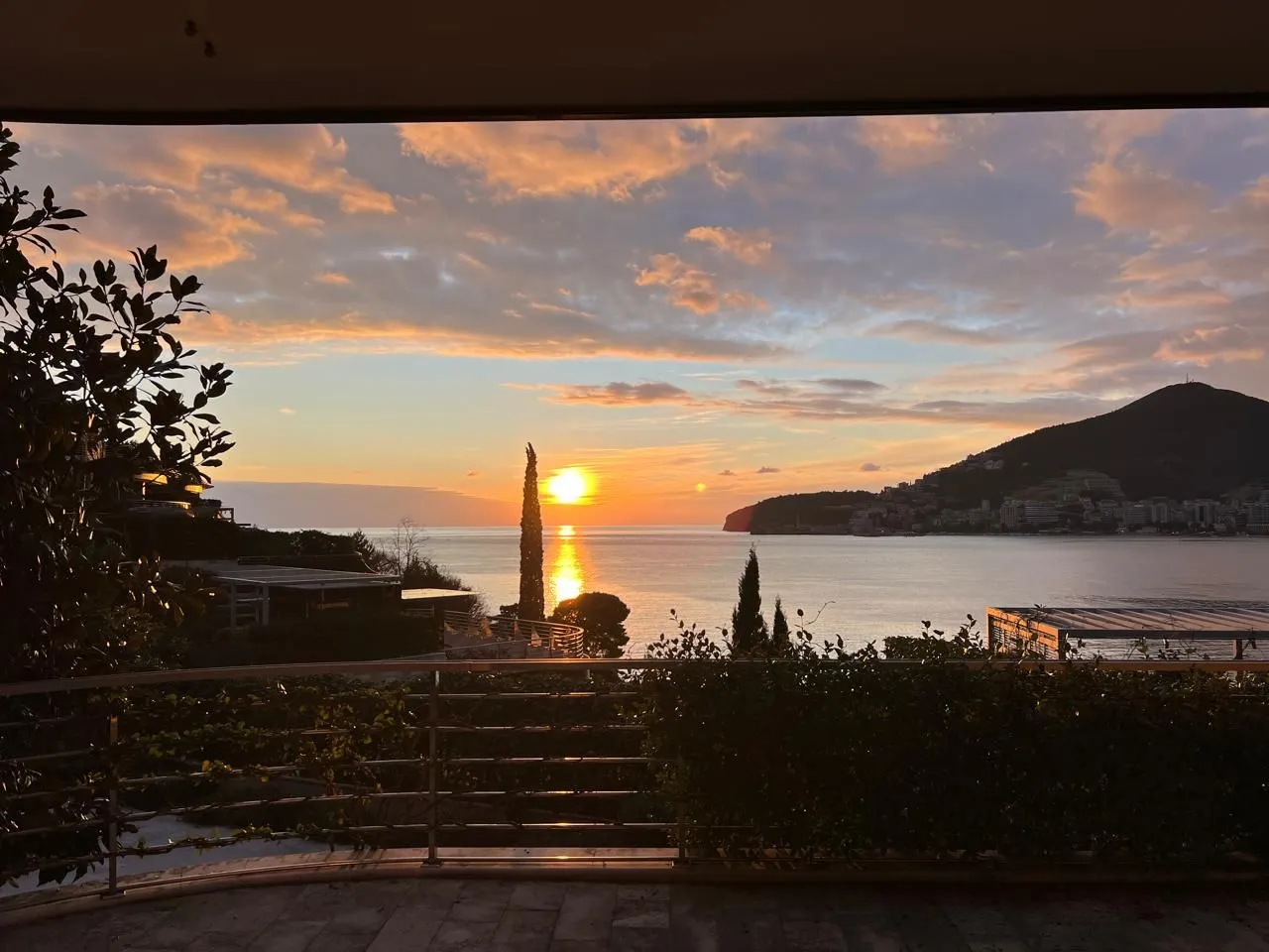 Prodaja, trosoban stan, 167m², Dukley Gardens, Budva