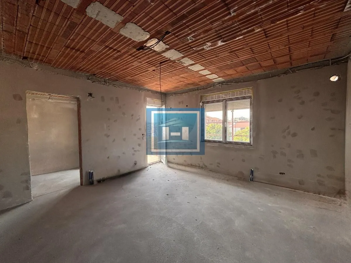Prodaja, jednosoban stan, 65m², Centar, Jagodina