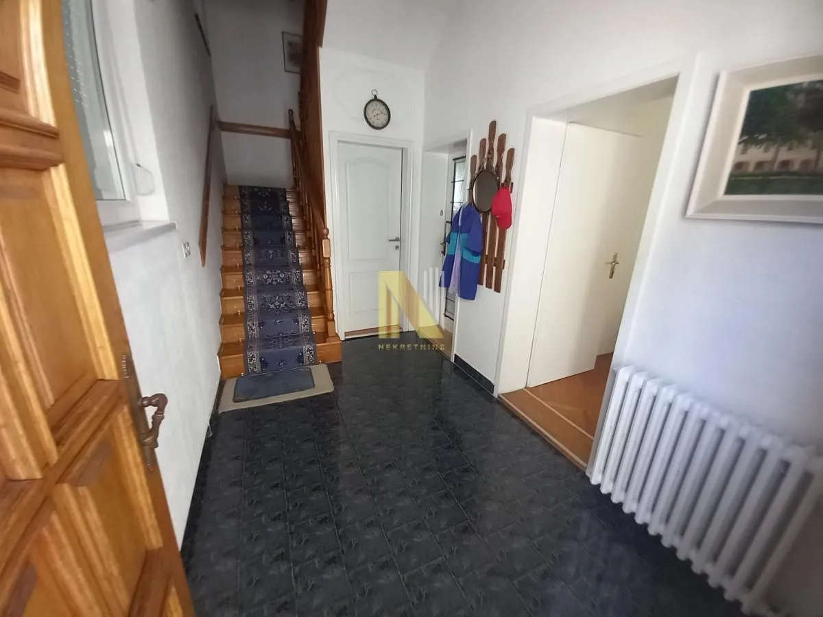Prodaja, kuća, 272m², Bela Palanka, Srbija