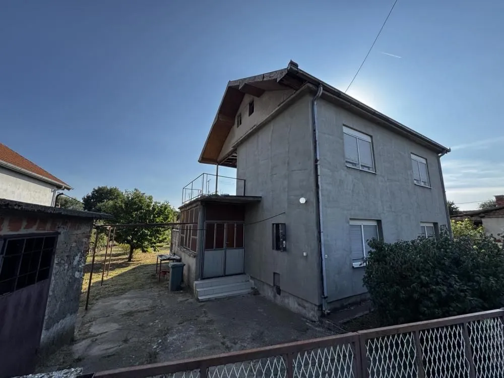 Prodaja, kuća, 188m², Beška, Inđija