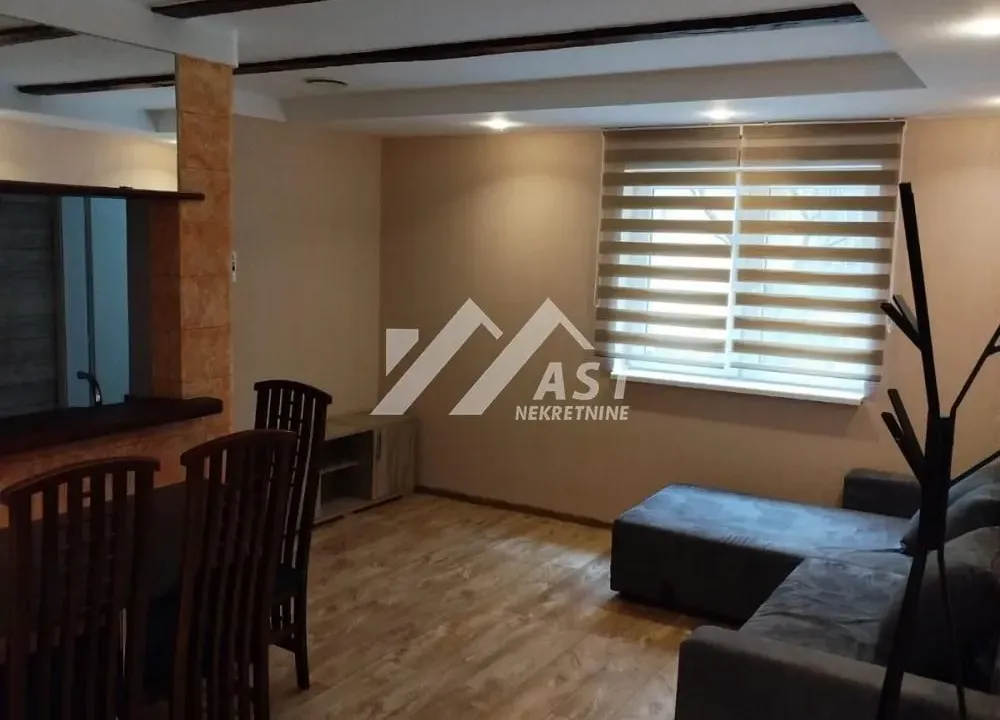 Izdavanje, trosoban stan, 56m², Bulevar Oslobodjenja, Novi Sad Sve Podlokacije