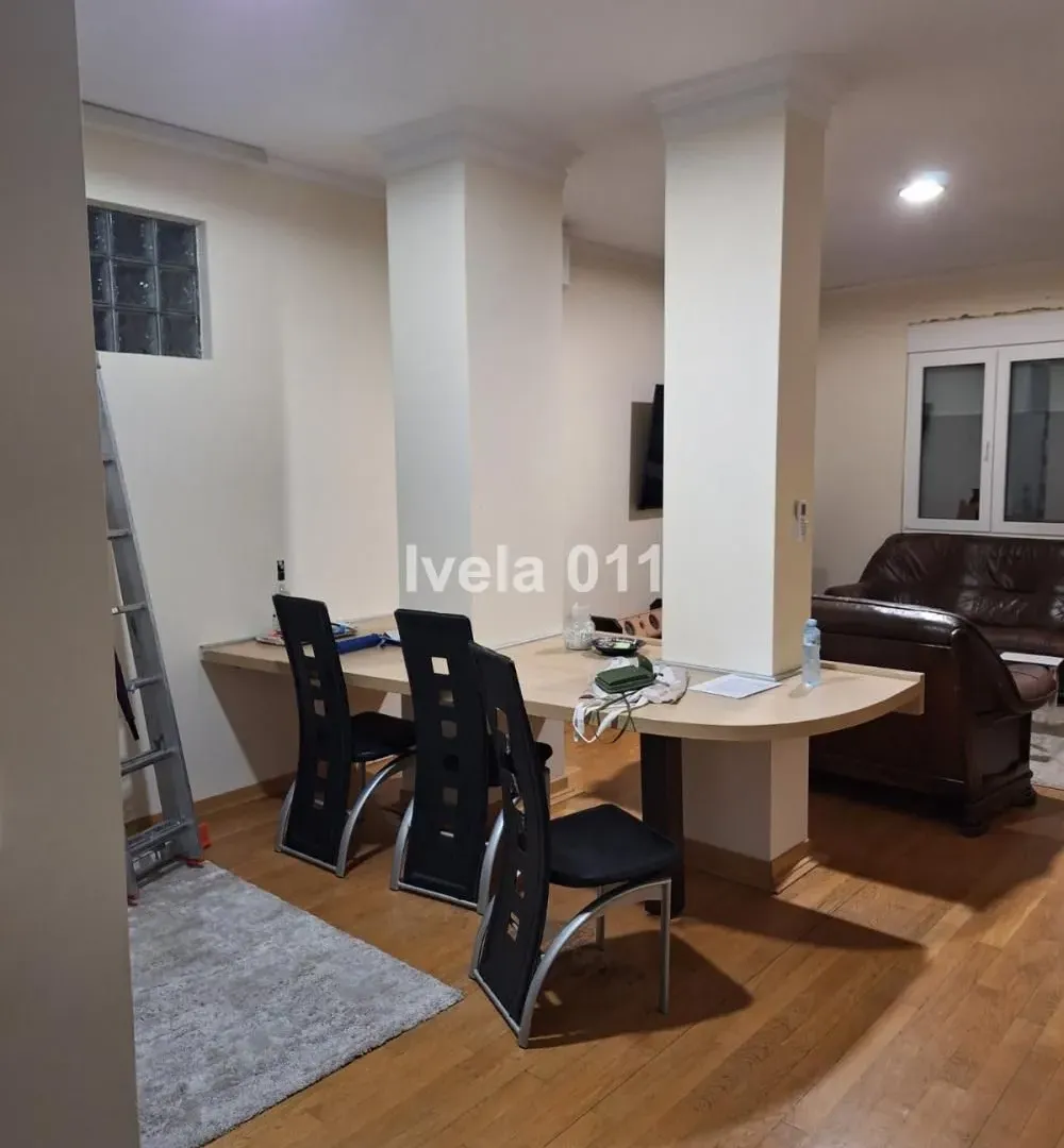 Izdavanje, trosoban stan, 59m², Stari Grad, Beograd