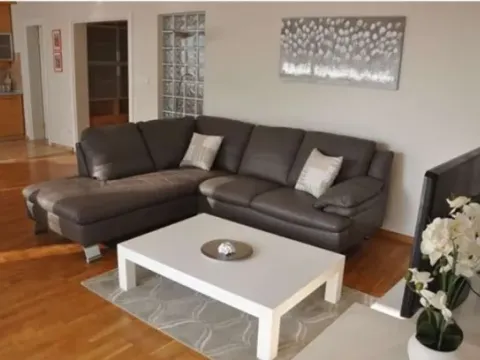 Rent, four bedroom apartment, 120m², Stari Grad, Beograd