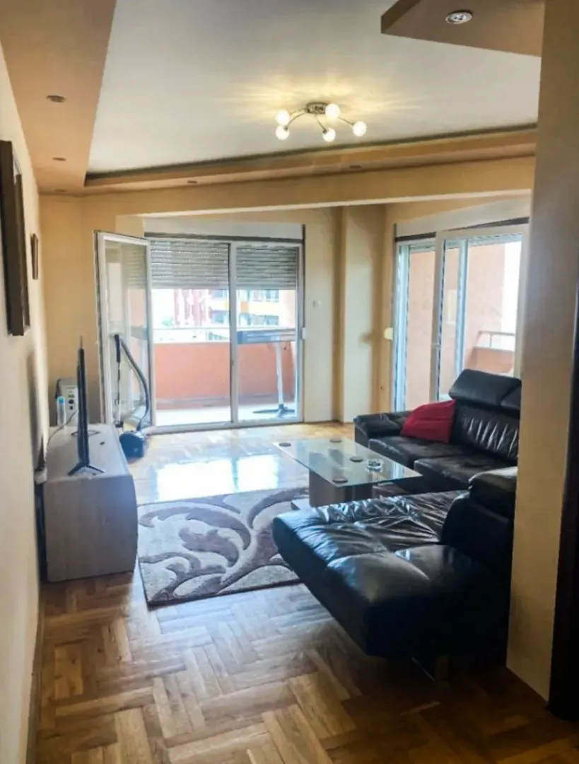 Izdavanje, dvosoban stan, 63m², Podgorica, Crna Gora