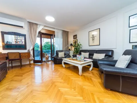 Izdavanje, trosoban stan, 145m², Preko Morače, Podgorica