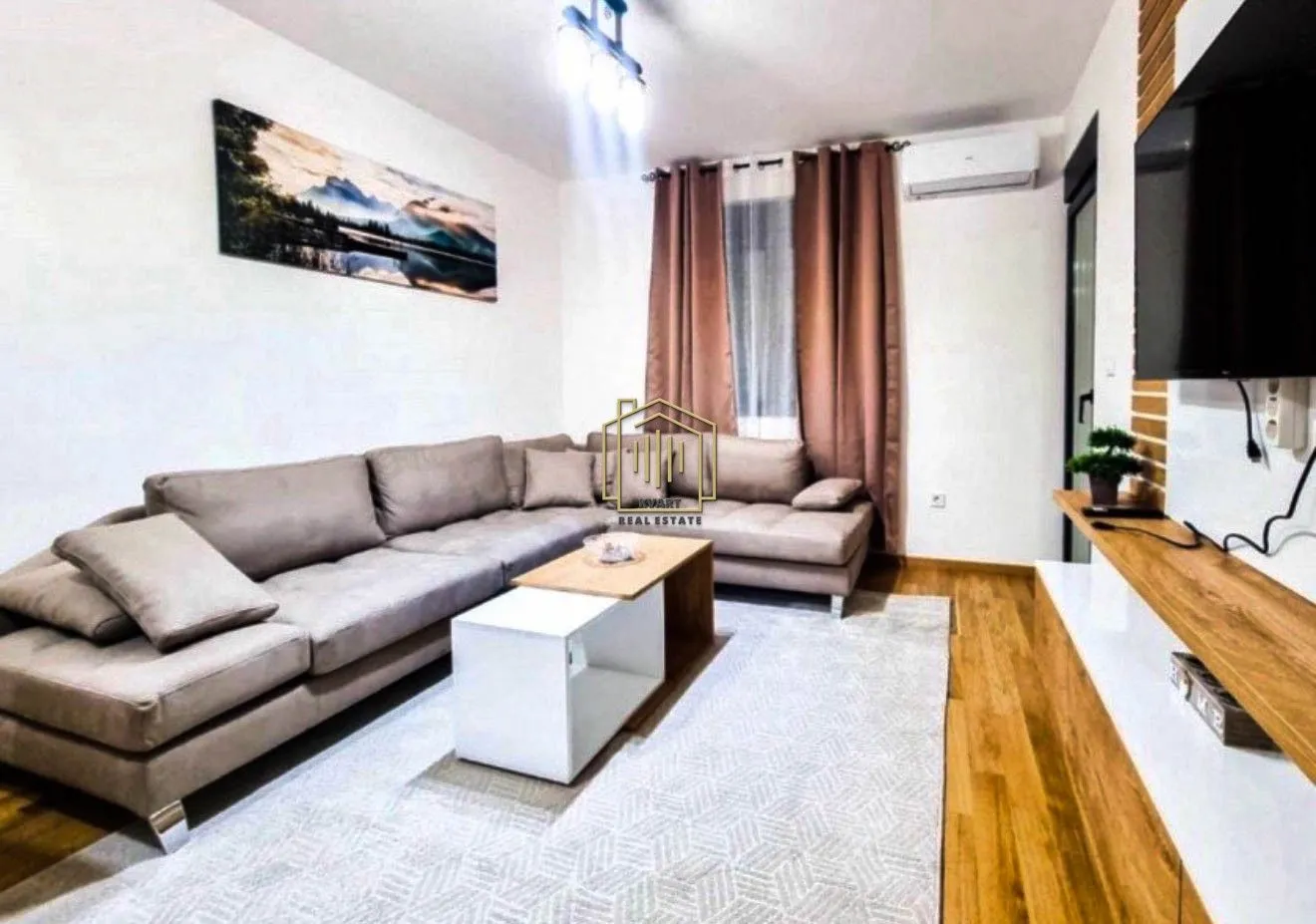 Izdavanje, dvosoban stan, 53m², City Kvart, Podgorica