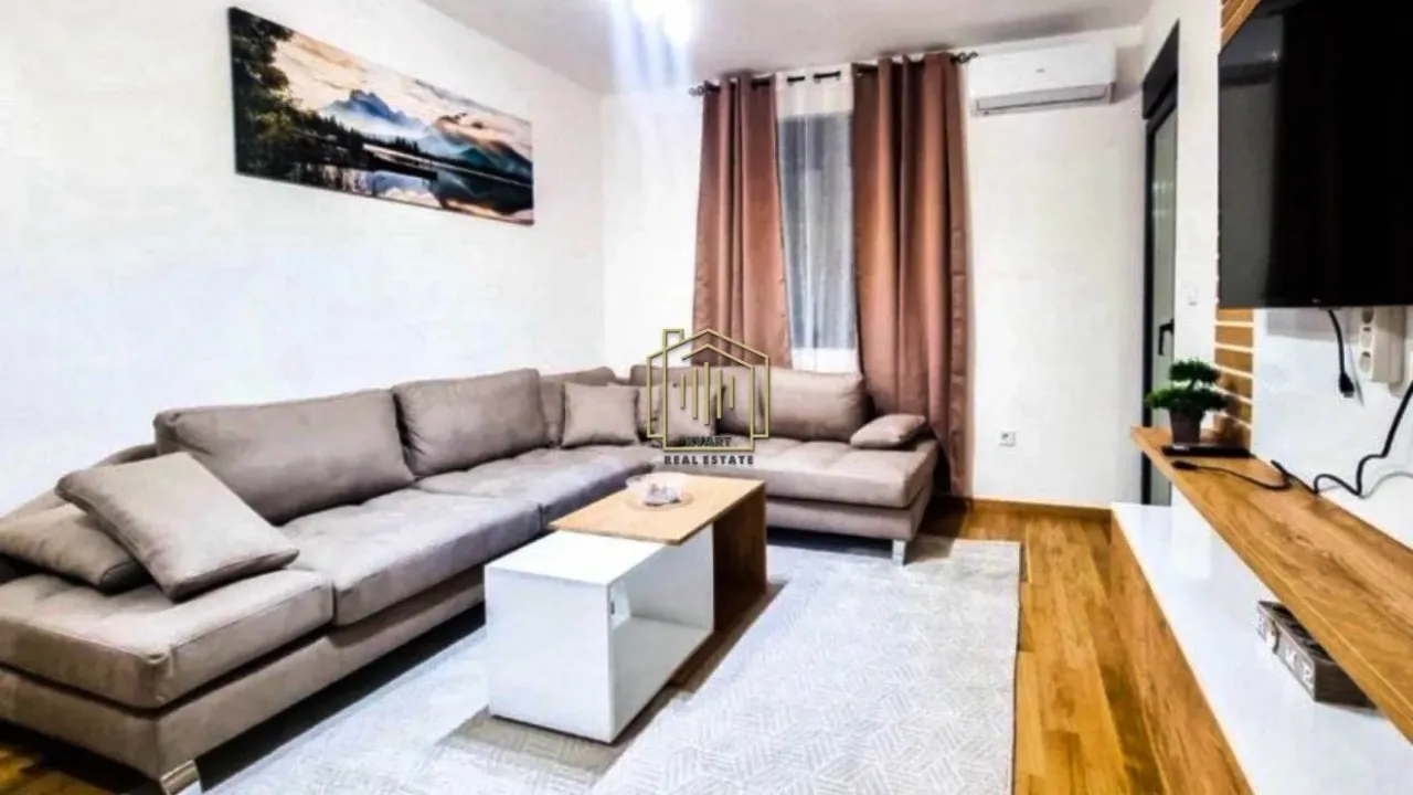 Izdavanje, dvosoban stan, 53m², City Kvart, Podgorica