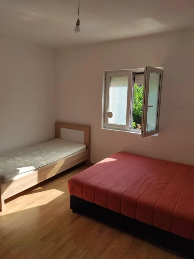 Rent, three bedroom apartment, 105m², Tivat, Crna Gora