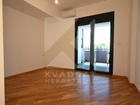 Izdavanje, trosoban stan, 117m², Zagorič, Podgorica - image 14