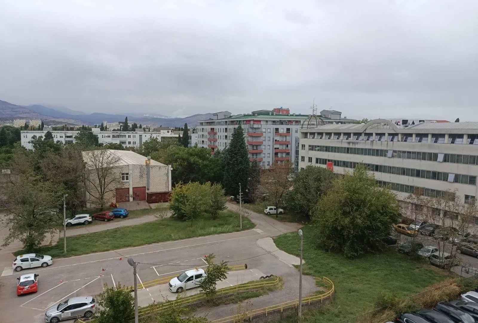 Izdavanje, dvosoban stan, 100m², Preko Morače, Podgorica