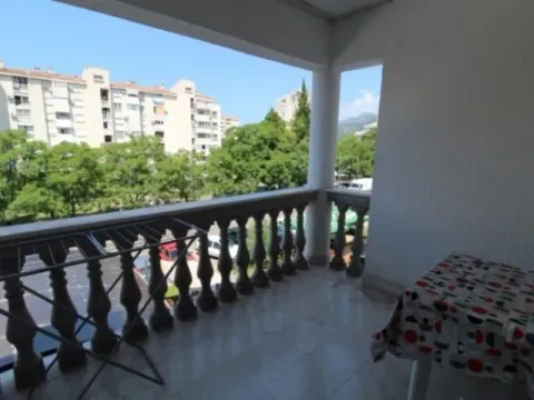 Stan in Makedonsko naselje