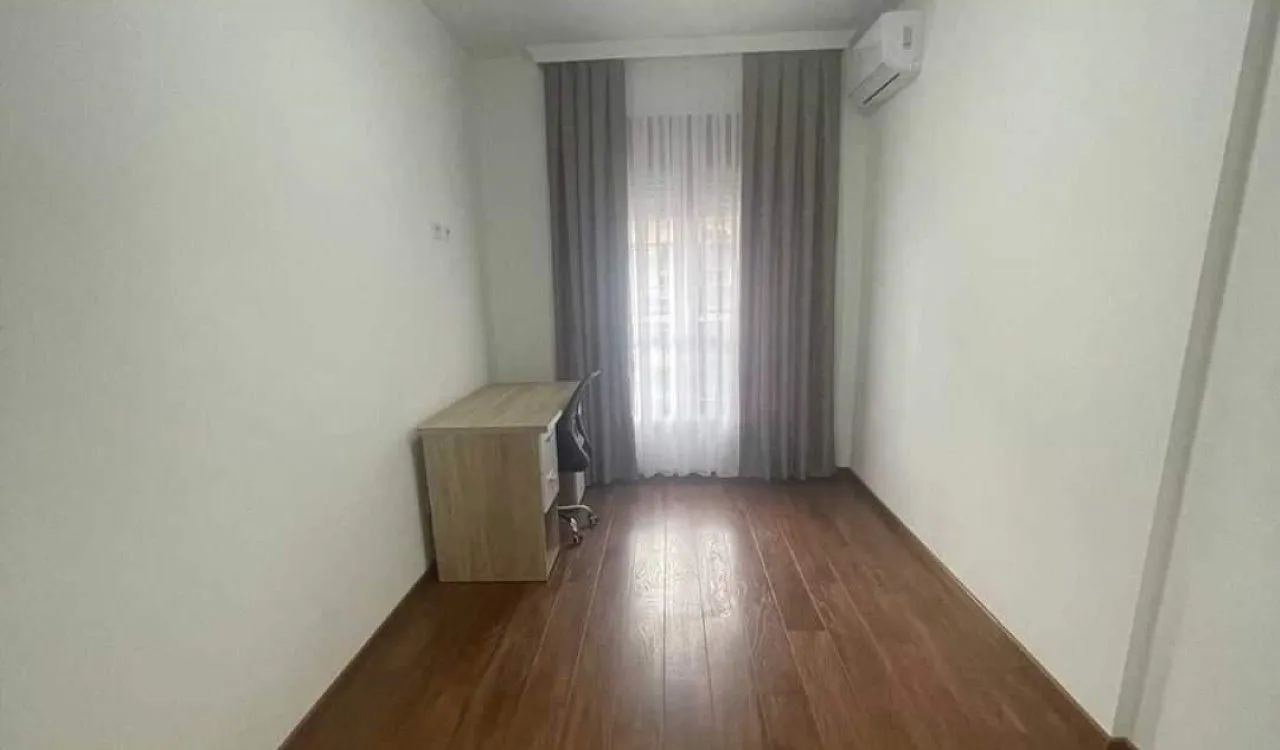 Izdavanje, dvosoban stan, 69m², Master Kvart, Podgorica