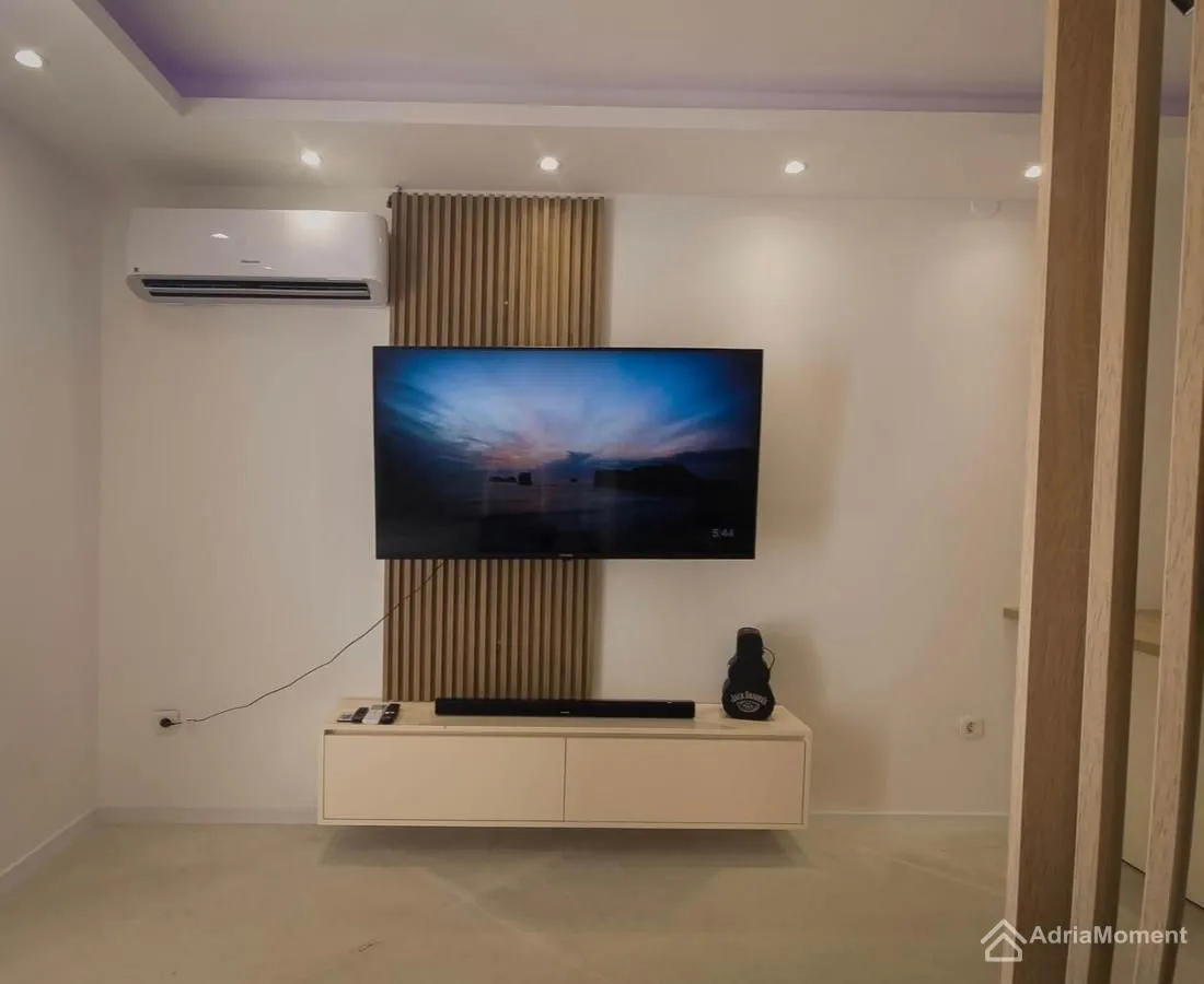 Prodaja, garsonjera, 46m², Dobrota, Kotor