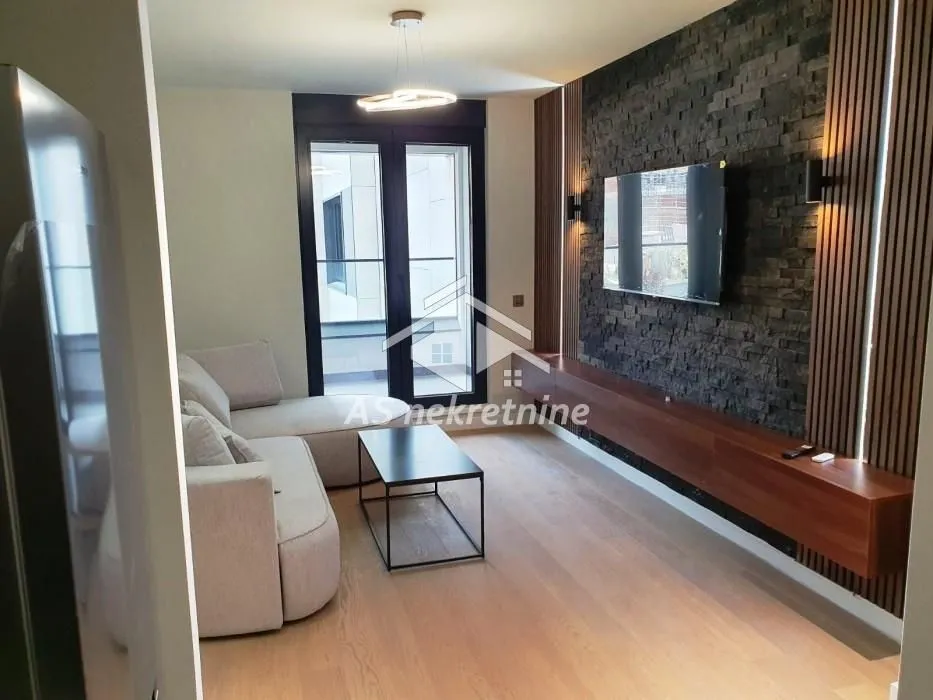 Izdavanje, dvosoban stan, 47m², Novi Beograd Blok 65, Novi Beograd Sve Podlokacije