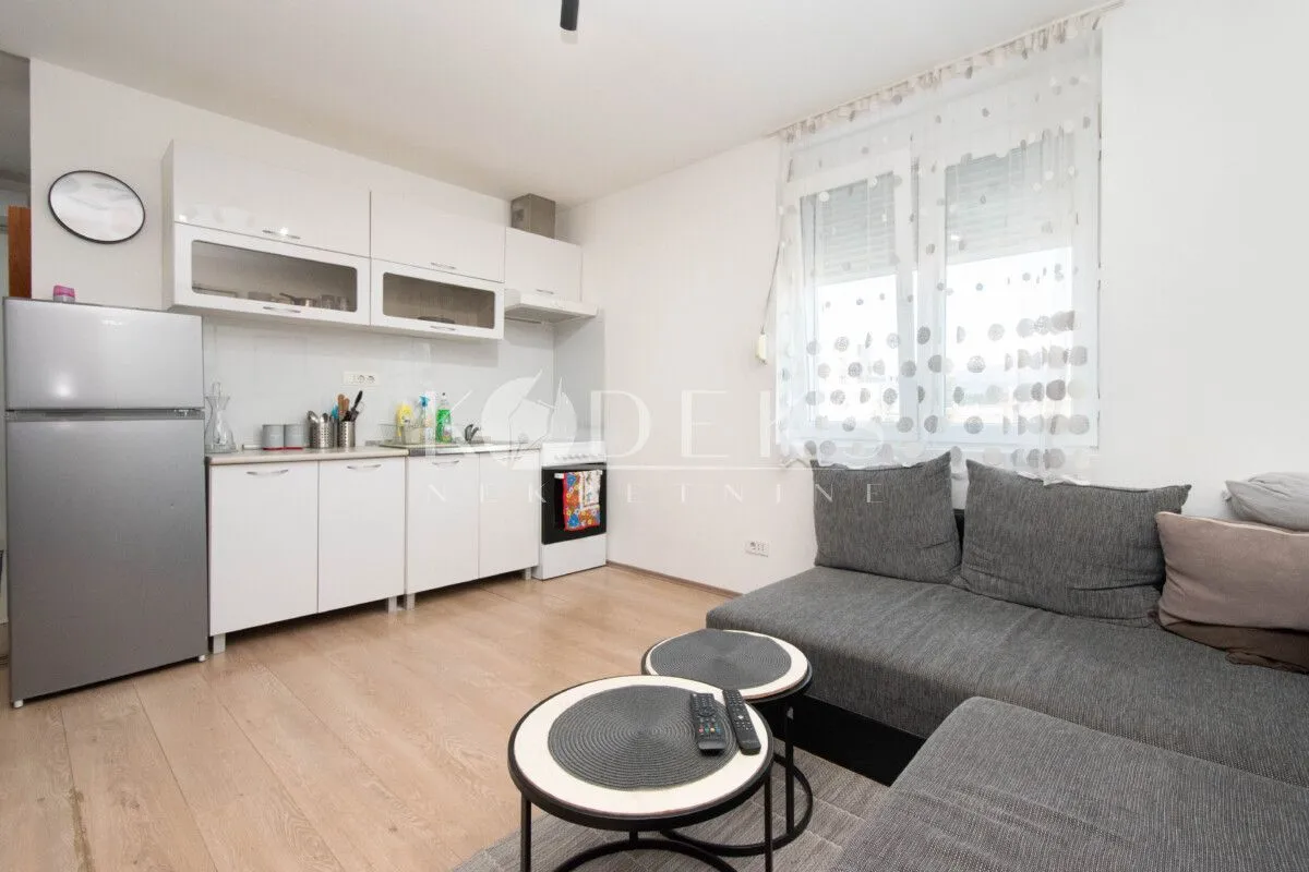 Izdavanje, jednosoban stan, 52m², Centar, Podgorica