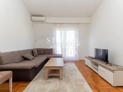 Prodaja, jednosoban stan, 37m², Stari Aerodrom, Podgorica - image 1