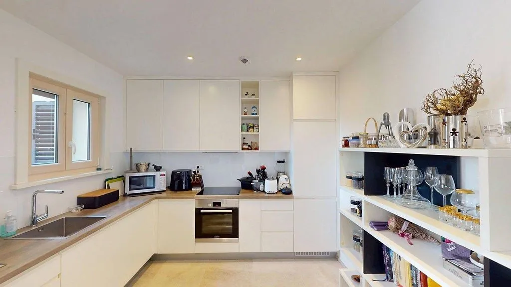 Prodaja, trosoban stan, 112m², Tivat, Crna Gora
