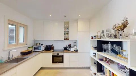 Prodaja, trosoban stan, 112m², Tivat, Crna Gora - image 8