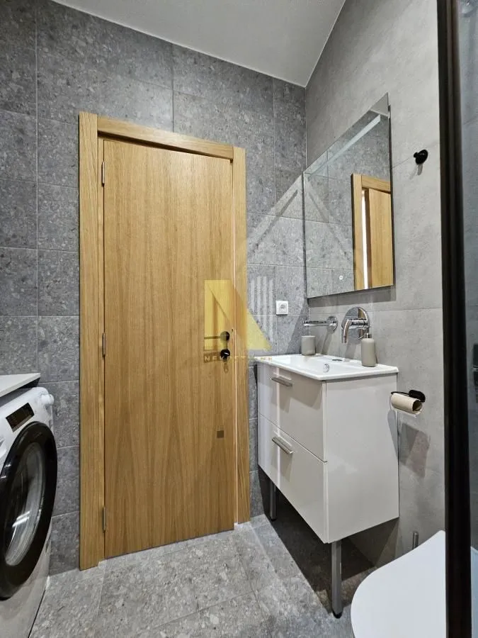 Prodaja, jednosoban stan, 32m², Centar, Novi Sad