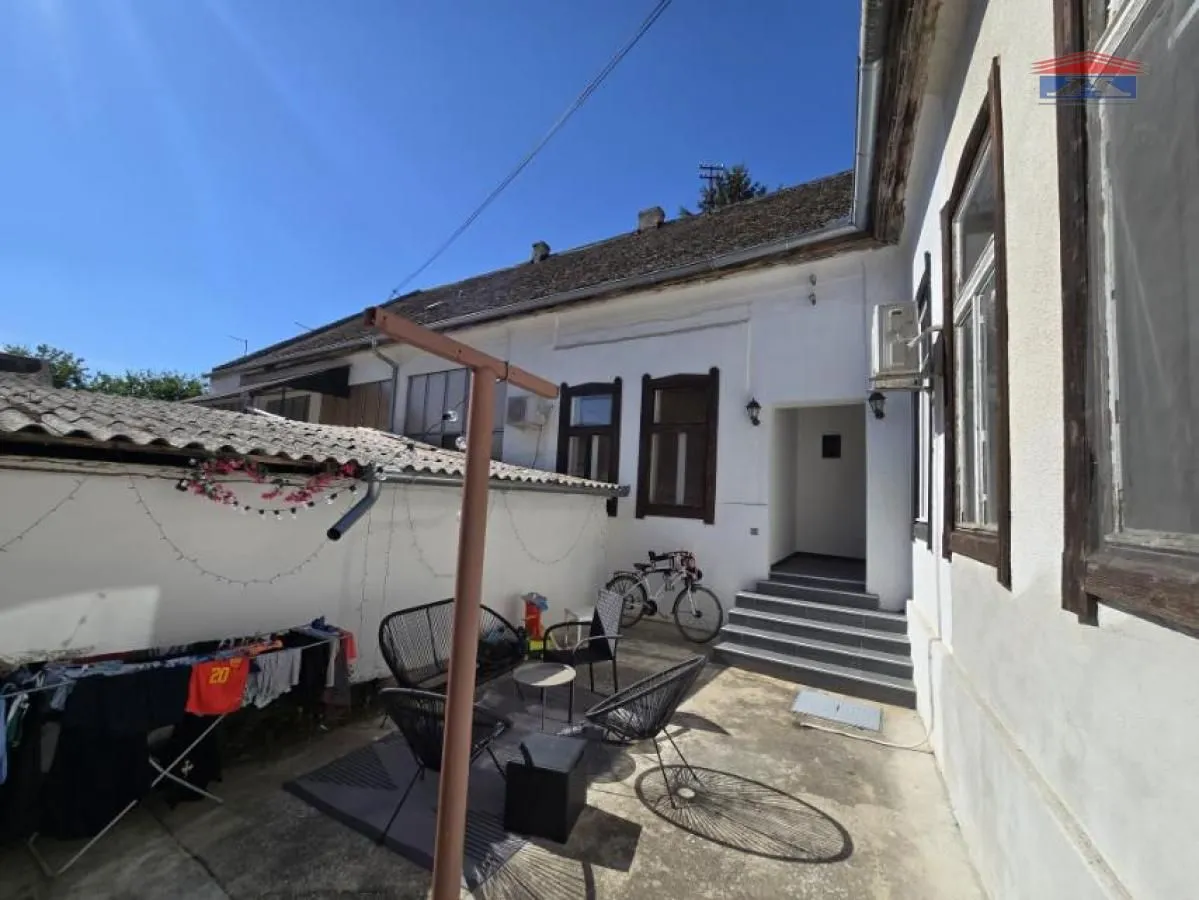 Prodaja, kuća, 49m², Centar, Sombor