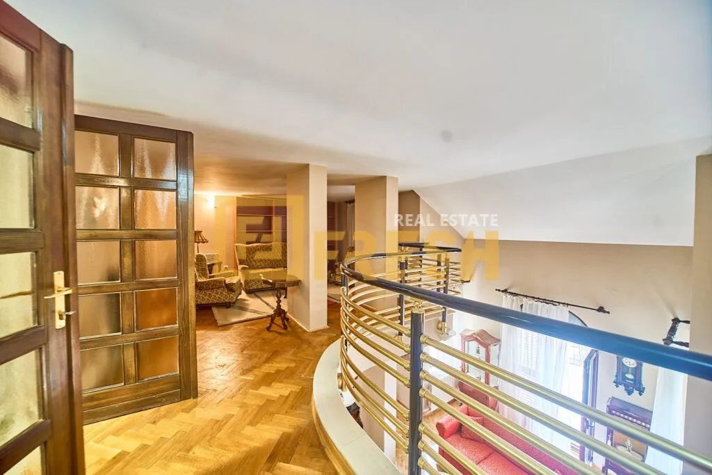 Izdavanje, kuća, 280m², Gorica C, Podgorica