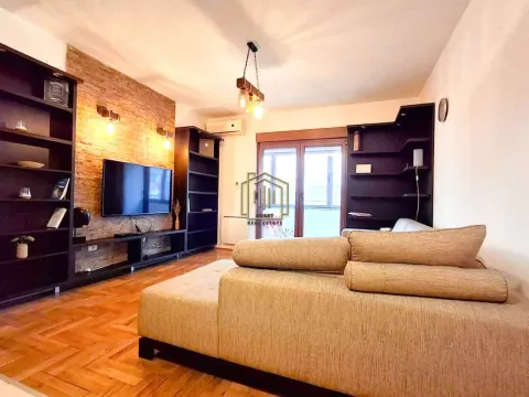 Izdavanje, jednosoban stan, 50m², City Kvart, Podgorica - image 7