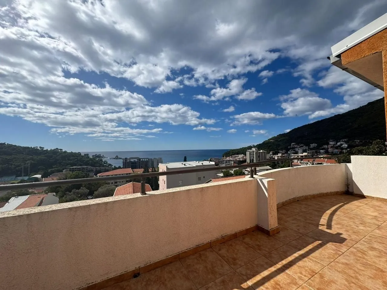 Prodaja, četvorosoban stan, 176m², Petrovac, Budva