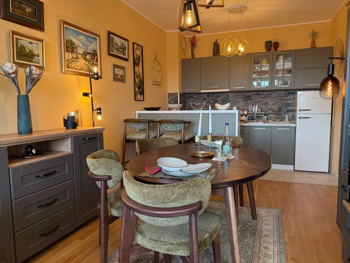 Prodaja, trosoban stan, 59m², Bulevar patrijarha Pavla, Novi Sad Sve Podlokacije