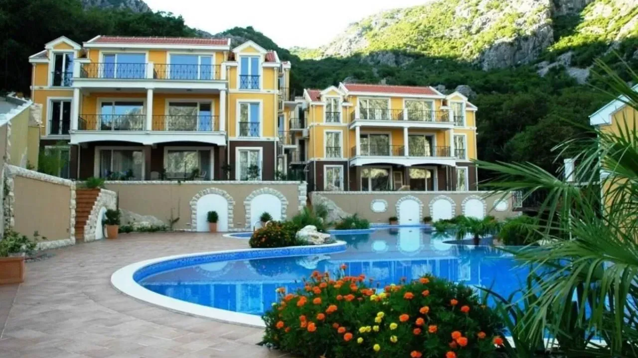 Prodaja, jednosoban stan, 63m², Orahovac, Kotor