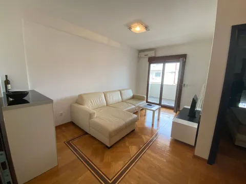 Izdavanje, jednosoban stan, 45m², Rozino, Budva - image 9