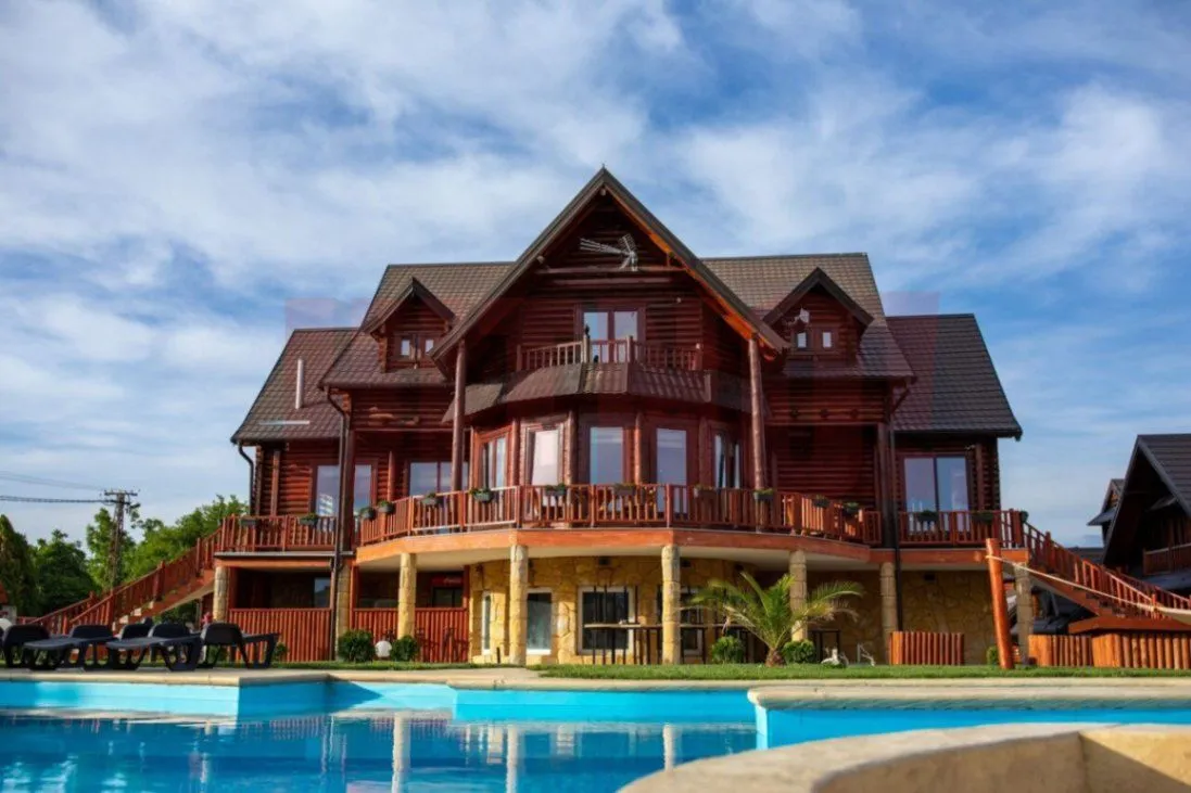 Sale, hospitality venue, 1000m², Čortanovci, Inđija