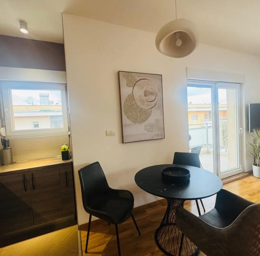 Izdavanje, jednosoban stan, 53m², City Kvart, Podgorica