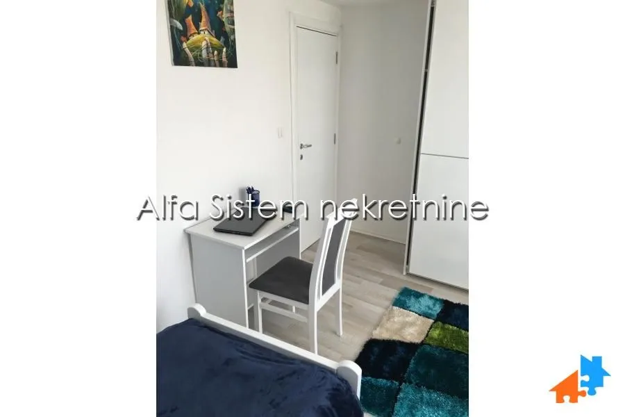 Izdavanje, trosoban stan, 68m², Stari Grad, Beograd