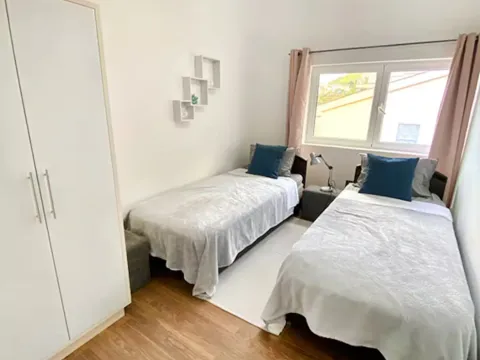 Izdavanje, dvosoban stan, 93m², Petrovac, Budva - image 14