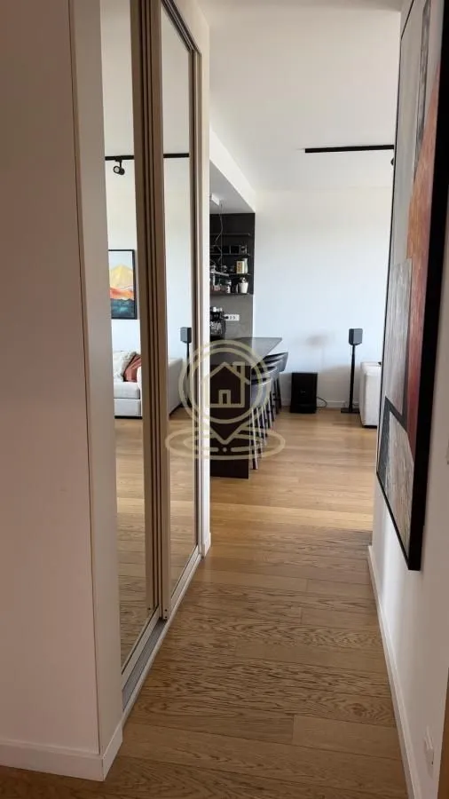 Izdavanje, trosoban stan, 89m², Savski Venac, Beograd