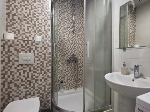 Izdavanje, garsonjera, 27m², City Kvart, Podgorica - image 9